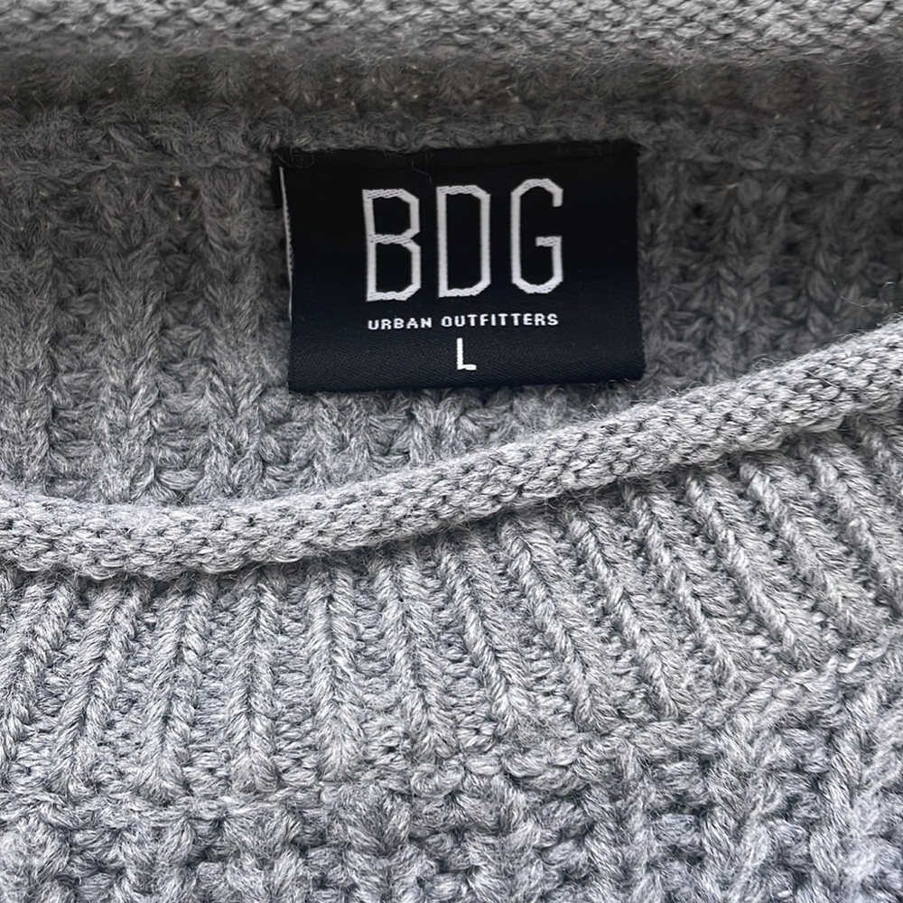 Urban Outfitters Sweater - Picture 3 of 4